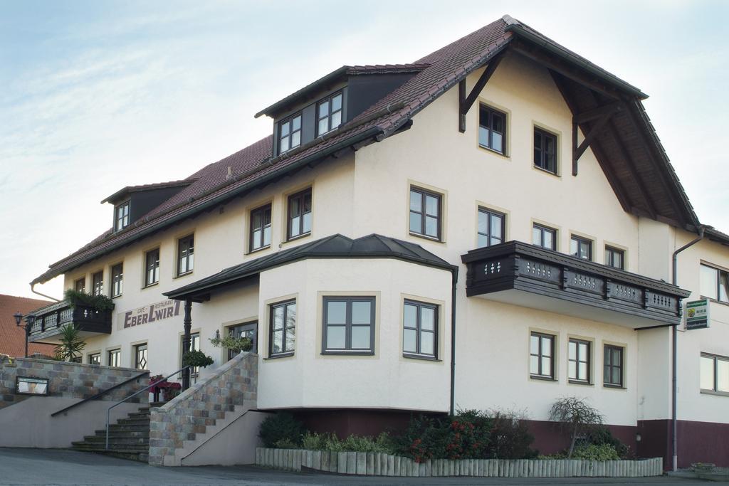 Hotel - Restaurant Eberlwirt Bruckberg Exterior foto
