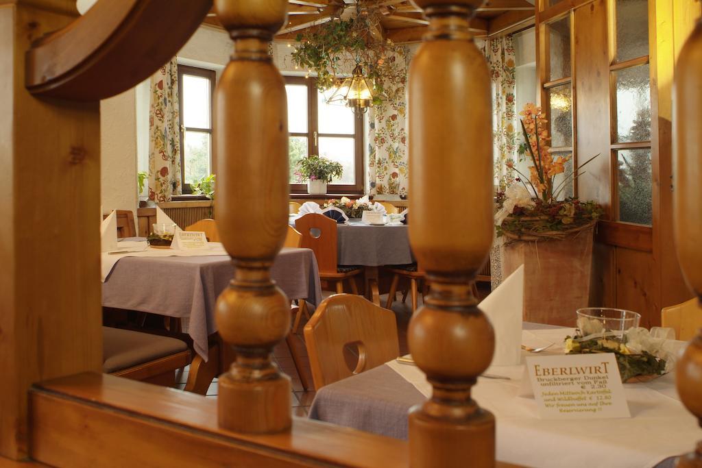 Hotel - Restaurant Eberlwirt Bruckberg Exterior foto